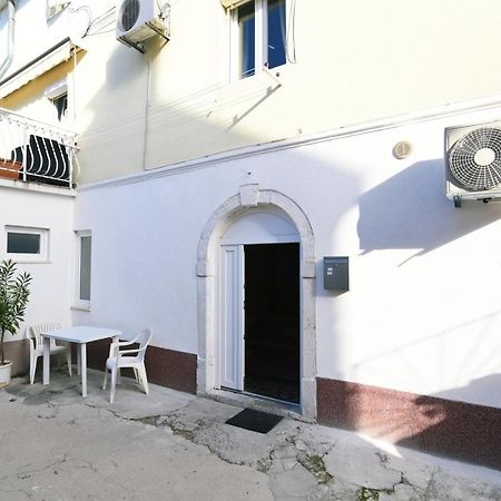 Tyson Studio Apartments Кралевица Екстериор снимка