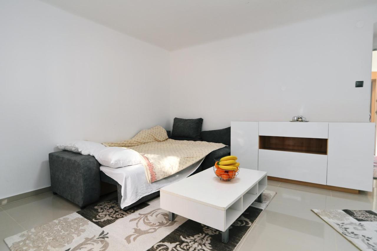 Tyson Studio Apartments Кралевица Екстериор снимка
